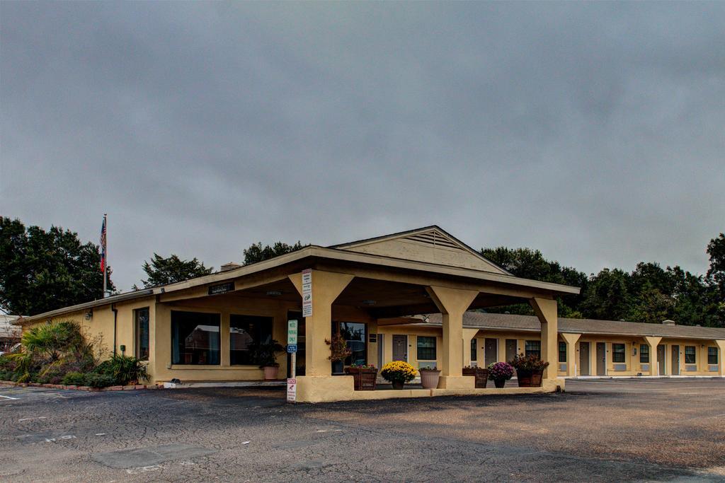 Kingsway Inn Corsicana Exterior photo